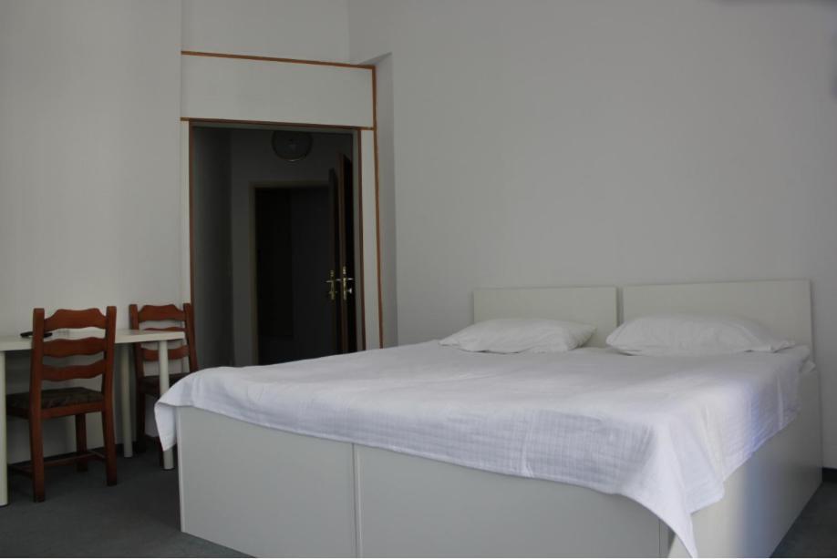 Arnes Hotel וינה מראה חיצוני תמונה